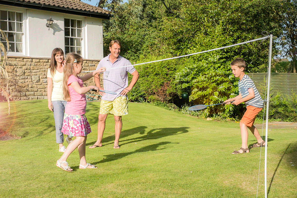 Traditional Garden Games 2 Player Badminton Set With Net
